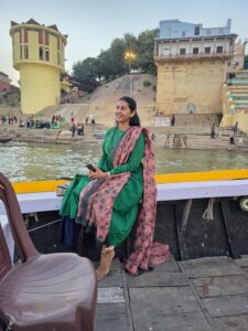 Meena Vasu Instagram - 🕉️🕉️At last! After such a long wait, I got a call from Kaasi Vishwanath🙏🙏 #kasivishvanathartemple🚩🔱❤️ #blessedlife #haraharamahadev🔱