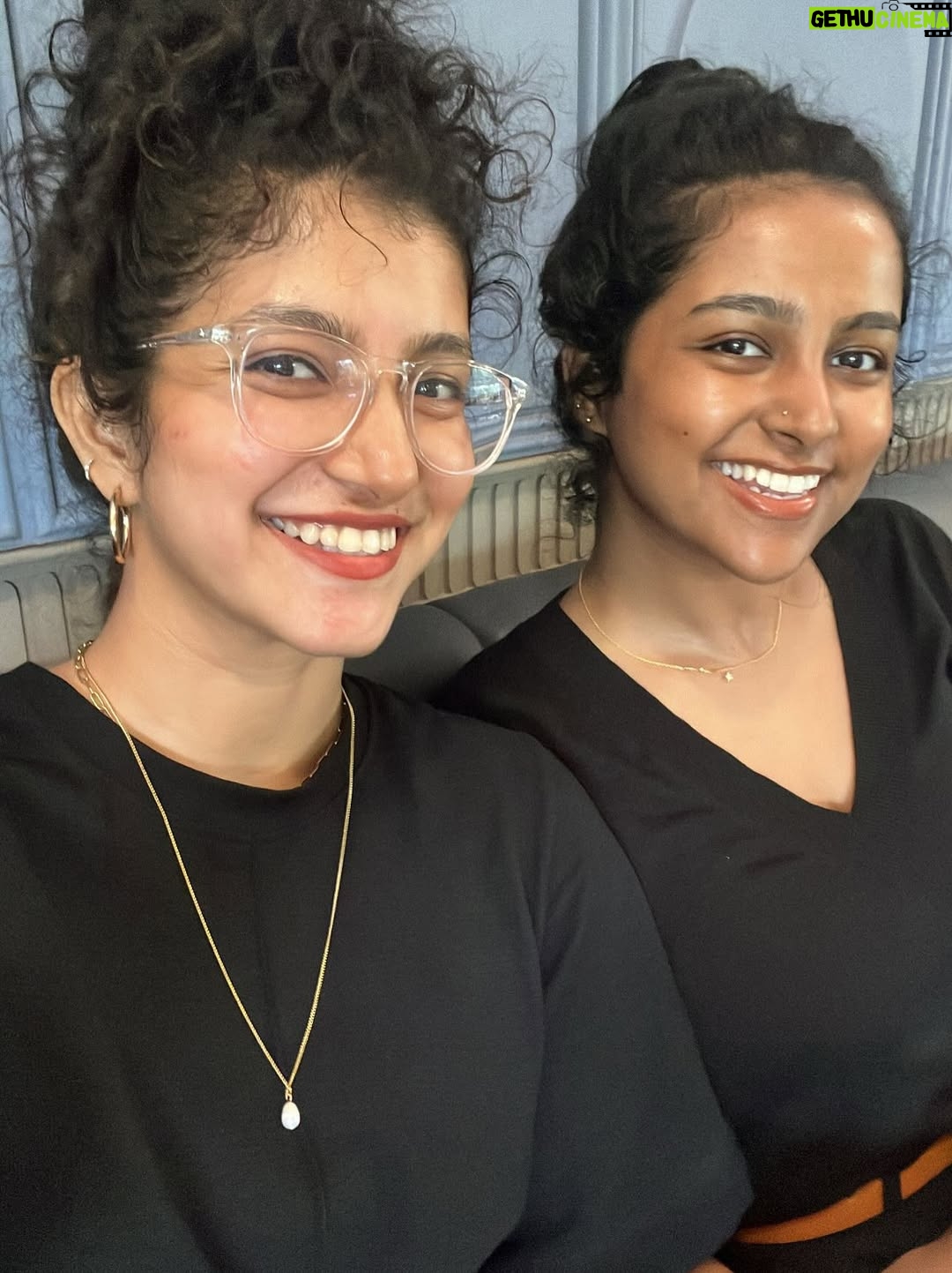 Meetha Raghunath - 184.8K Likes - Meeth-ling with a bling ✨

… which other than my accessories could also mean my sister cause she literally is the light of my life so 🐒 

Kbye 🌝🤍