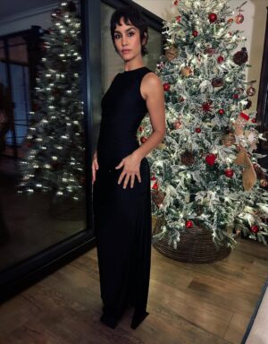 Megan Montaner Instagram - Esto pasó anoche ✨

Premiere #PAPELES, una película de @arturomontenegro 

Ojalá os guste ❤️

5 de diciembre en cines