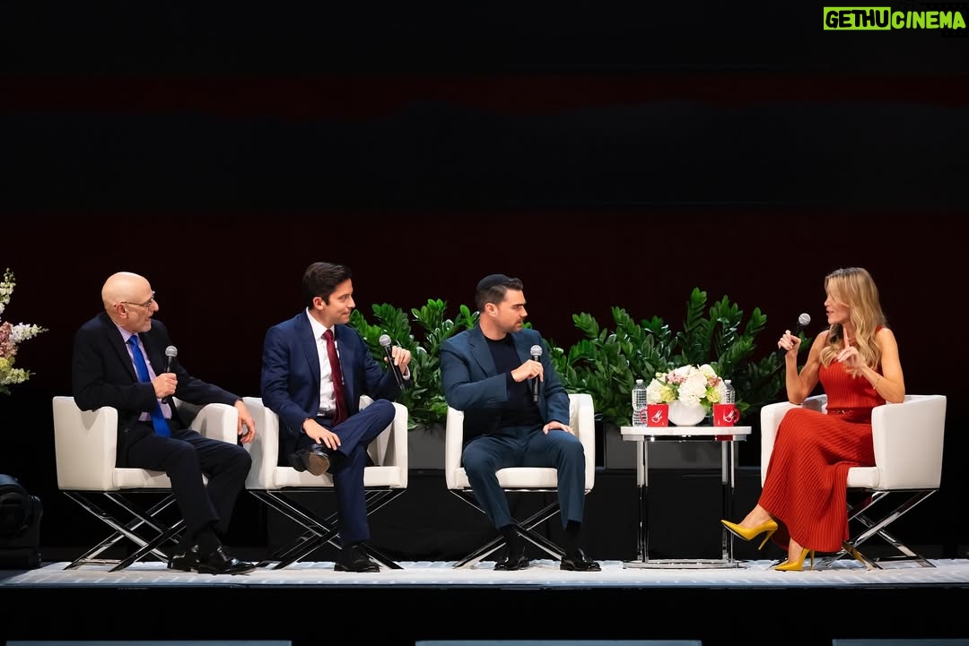 Megyn Kelly - 27.1K Likes - Moments from our Megyn Kelly Live show in Jacksonville, FL with @officialbenshapiro, @michaeljknowles & @theandrewklavan! Check out the FULL show now on YouTube or wherever you get your podcasts.
