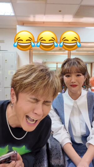 Mei Ho Instagram - 各位觀眾 @showlo 終於笑了!!!
#阿祥愛說笑 #阿美愛說笑