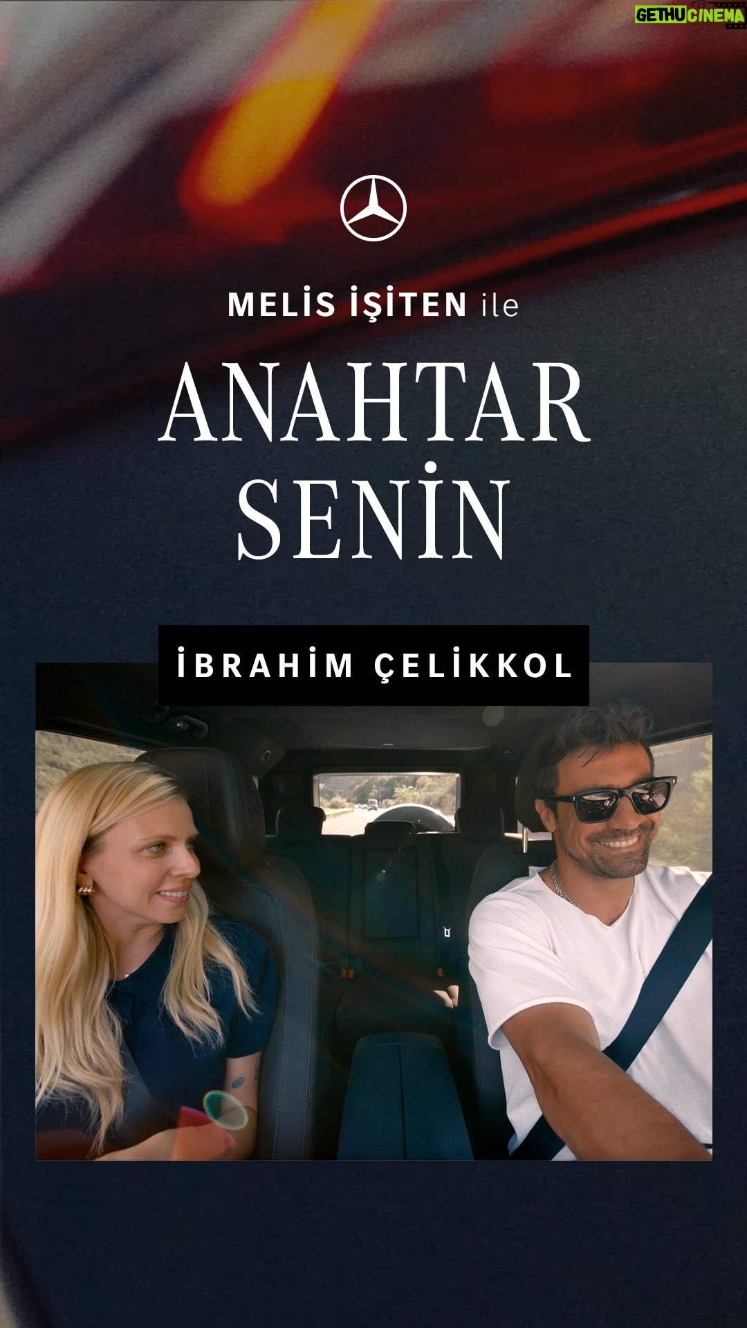 Melis İşiten - 16.2K Likes - Melis İşiten ile Anahtar Senin yolculuğumuz devam ediyor! Beşinci bölüm konuğumuz, güçlü enerjisi ve duruşuyla dikkat çeken oyuncu İbrahim Çelikkol. Günlük hayatında tercih ettiği G-Serisi’nin sağlam karakteri ve etkileyici gücü, serimize benzersiz bir dinamizm katıyor. ⭐️ 

Tüm bölümü bio’daki linkten izleyebilirsiniz. 

#AnahtarSenin #MercedesBenzTürkiye

*Güvenlik Notu: Bu video tanıtım amacıyla profesyonel ekip gözetiminde ve güvenli koşullarda çekilmiştir. Videoda yer alan sahneler, sürüş sırasında dikkatin dağılmasını önleyecek önlemler alınarak gerçekleştirilmiştir. Trafikte araç kullanırken dikkatinizi dağıtacak herhangi bir davranışı kesinlikle önermiyoruz. Siz yola odaklanın, keyifli sürüşler sizinle olsun.