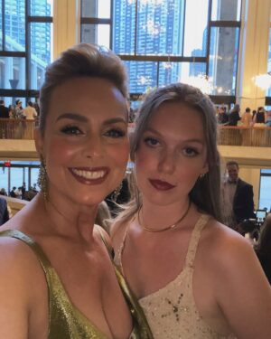 Melora Hardin Instagram - Having a moment at The Met
