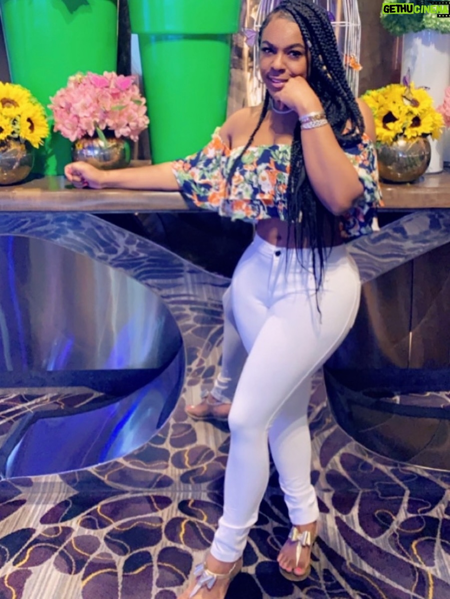 Mena Monroe - 5.5K Likes - Been HER!!!! But what’s ya fav slide fav?