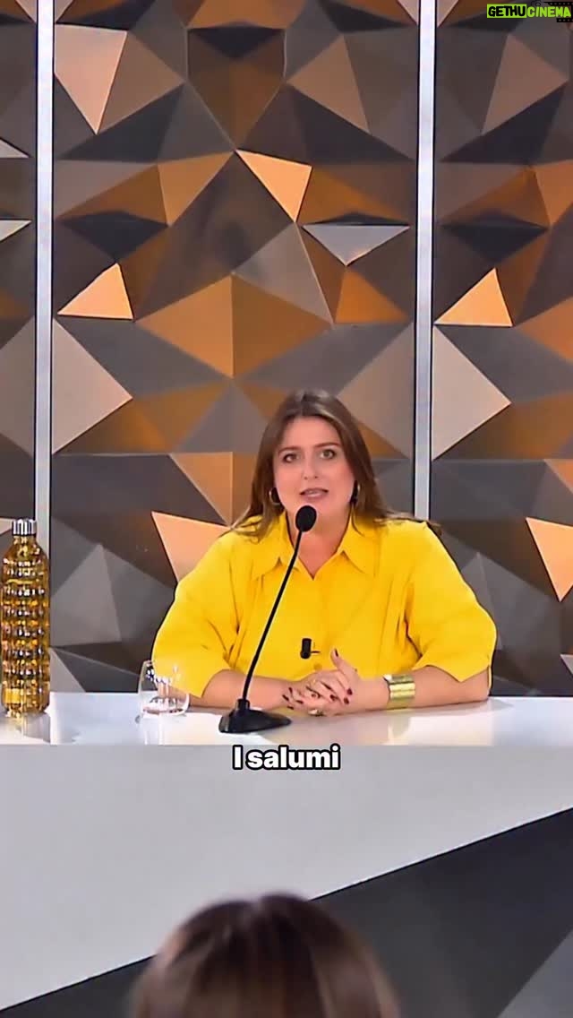 Michela Giraud - 16.5K Likes - L’Italia è una Repubblica fondata sui salumi e su questa classifica. 

#LaConferenzaStampa di @michelagiraud è in esclusiva su #Raiplay!