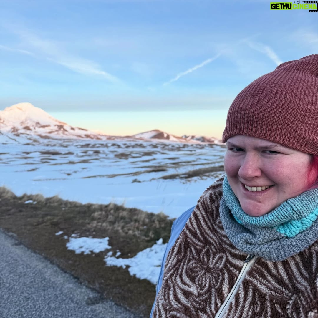 Michela Giraud - 54.1K Likes - Non i fratelli Gallagher che volevate, ma le sorelle Giraud di cui avete bisogno. 🎵 🎙️ 🎤 ❄️🎭🎪🎿
.
.
.
#gransasso #gransassoedition