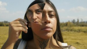 Michelle González Instagram - Agua: Sororidad
"Solas somos gotas, juntas somos marea"
(Fotos 1-4)

Aire: Libertad
"Nos asfixiaron con ataduras, pero hoy volamos libres"
(Fotos 5-8)

Stills del bellísimo video musical "Serena Morena" de @michelle_gzl, que tuve la fortuna de CONCEPTUALIZAR, DIRIGIR Y EDITAR. 

Un video que se hizo en colaboración con @unfpamexico y es un himno a la mujer morena 💜

Cantante y compositora- @michelle_gzl 
Dirección y Edición- @michellecircuit
Fotografía y CC- @ian_b_morales 
Producción- @limoncitoooo__
Post Producción y VFX- @gigarafa
@recplaymex

Con la participación especial de:
@tanializardomx
@zayradelrazo
@milothicc_

#ᴍᴜsɪᴄᴠɪᴅᴇᴏ #stills #videoclip #film #filmdirector #director #sororidad #feminismo #videomusical