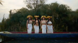 Michelle González Instagram - Agua: Sororidad
"Solas somos gotas, juntas somos marea"
(Fotos 1-4)

Aire: Libertad
"Nos asfixiaron con ataduras, pero hoy volamos libres"
(Fotos 5-8)

Stills del bellísimo video musical "Serena Morena" de @michelle_gzl, que tuve la fortuna de CONCEPTUALIZAR, DIRIGIR Y EDITAR. 

Un video que se hizo en colaboración con @unfpamexico y es un himno a la mujer morena 💜

Cantante y compositora- @michelle_gzl 
Dirección y Edición- @michellecircuit
Fotografía y CC- @ian_b_morales 
Producción- @limoncitoooo__
Post Producción y VFX- @gigarafa
@recplaymex

Con la participación especial de:
@tanializardomx
@zayradelrazo
@milothicc_

#ᴍᴜsɪᴄᴠɪᴅᴇᴏ #stills #videoclip #film #filmdirector #director #sororidad #feminismo #videomusical