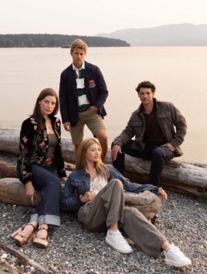 Miku Martineau Instagram - extremely seated for miku martineau’s new series CREW GIRL — now filming in victoria, BC!! also starring jessica paré, samuel braun, kyle clark, and thomas cadrot

a female rower becomes the coxswain of a dysfunctional all-boys rowing team. prepare for rivalries, romances, betrayals...and rowing! 🛶