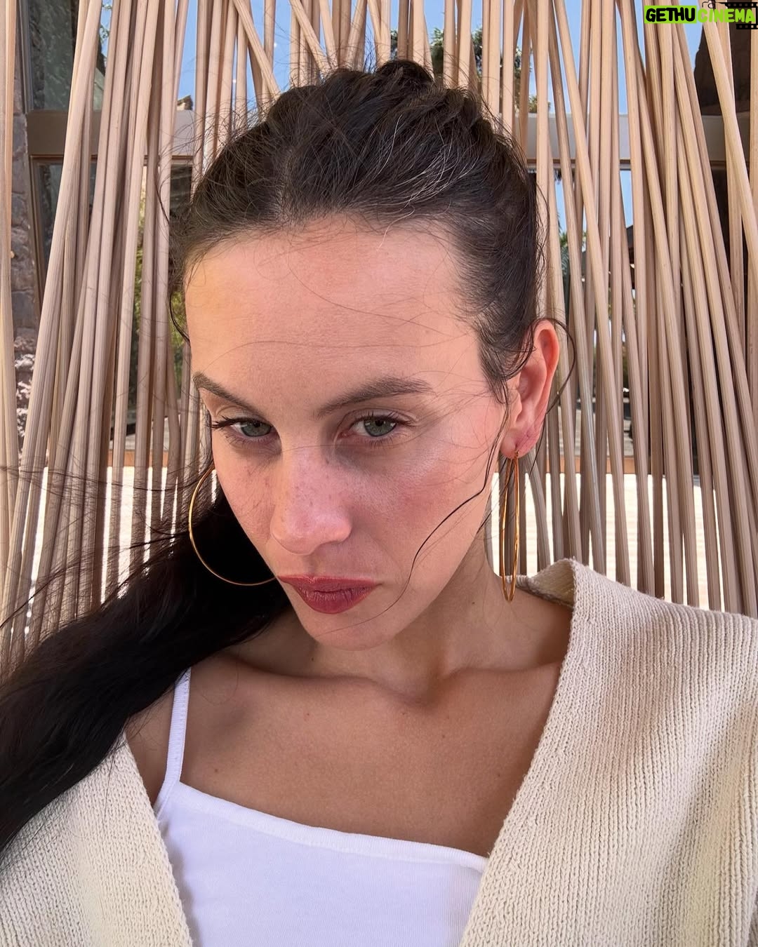 Milena Smit - 8.9K Likes - estos colores y estos bichitos y yo ya 💘