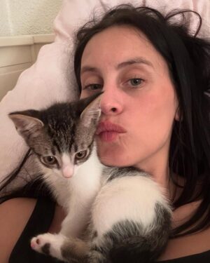 Milena Smit Instagram - estos colores y estos bichitos y yo ya 💘