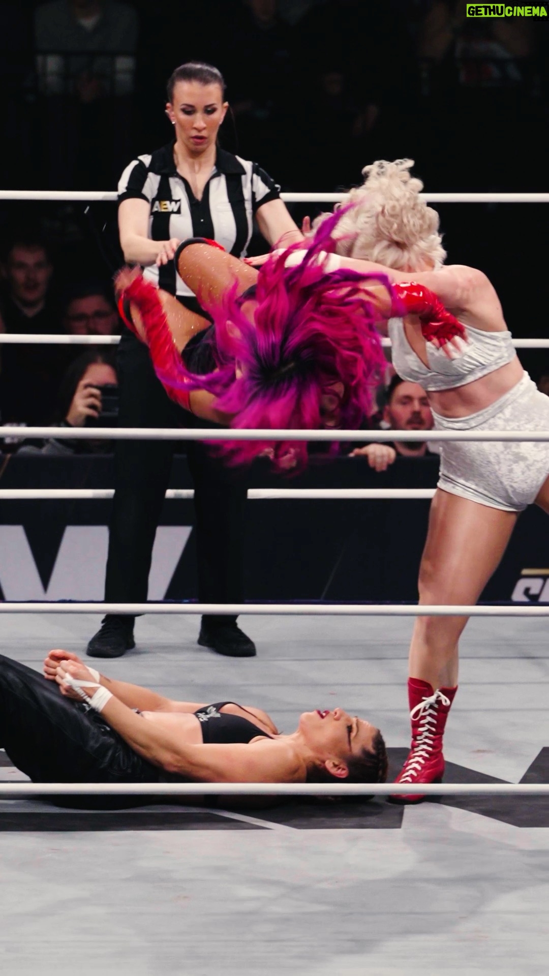 Mina Shirakawa - 4.6K Likes - Timless Love Bombs drop a bomb on @MarinaShafir! 💣 @ToniStorm_ @Mina_Shirakawa