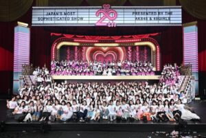 Minami Takahashi Instagram - AKB48 20th Year Live Tour 2025 in 日本武道館✨
 〜あの頃、青春でした。これから、青春です〜 千秋楽🌸

青春はいつまで続くのか？
AKB48が輝いている限り続くんだ。
そう思えた3日間でした😊✨

現役メンバー6公演本当にお疲れ様！！
一緒にリハしてステージに立って、1人1人が持つAKB48に対する熱い思いや愛を感じて胸がギュッとなりました。
この20周年を迎えられたのは現役メンバー、応援してくれるファンの皆さんがAKB48を愛し繋いでくれたおかげです。
素晴らしい景色を見させてくれてありがとう！！！！

しばらく武道館投稿続きますがお付き合いください🌸

#AKB48
#AKB48_20thYear 
#AKBは青春ですin武道館