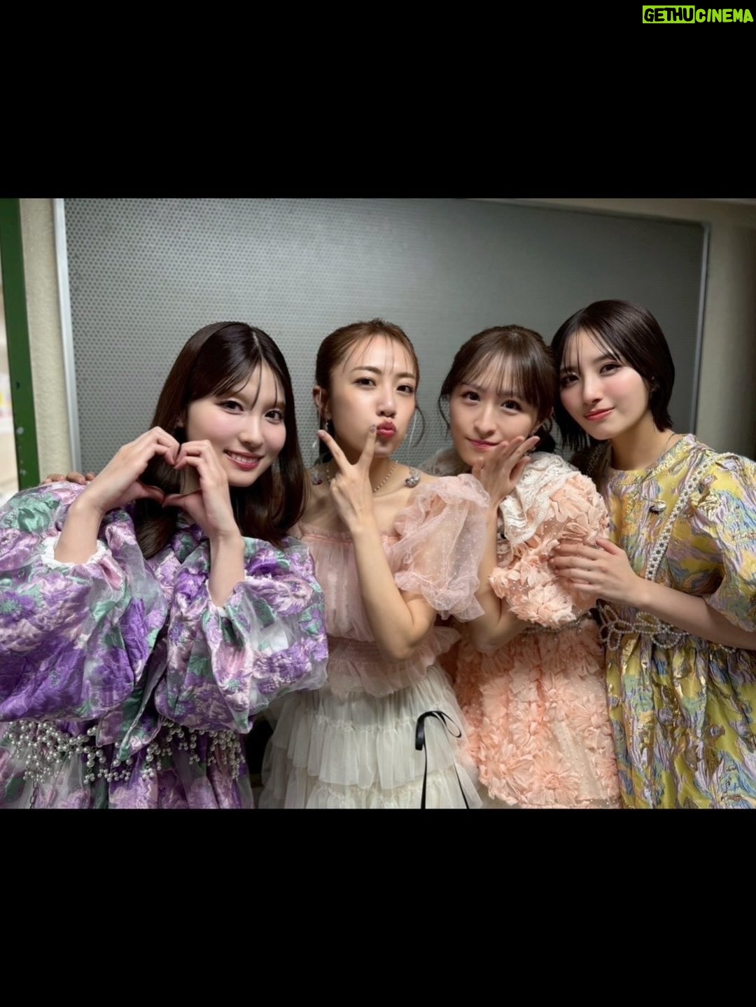 Minami Takahashi - 16K Likes - 武道館思い出オフショ2🌸

1  2  3
久しぶりに着れた「唇にBe My Baby」の衣装💋
このバージョンも大好き！！

4  5  連日写真を撮りに来てくれたはるぴょん✨リハの時も私の古のグッズT着てくれたガチさ大好き🤣ありがとう！

6  レモンに怯える俺🍋w

7  久しぶりに会えためぐ・さやや・なーにゃ♡

8  笑顔が可愛すぎるなぎちゃん✨

9  会うたびに美人度爆上がりのみるきー🍬

10  今回にゃんにゃんのお手伝いをしてくれたみさき！リハでめちゃくちゃダンスの先生してくれてたからアイドル姿見てギャップにビックリ😂8ポーズ✨

11  ずっと変わらず良い子ななこ🥺

12  ヘラヘラ近寄ってきたみくと笑
みおとなことHKTチーム✌️✨みんな大人になったけど、なんだか変わらぬ少女感が可愛いのよねー！

13  衣装でたかみな卒コン横スタを見つけて思わず写真😂

#AKB48
#AKB48_20thYear 
#AKBは青春ですin武道館