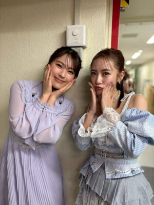 Minami Takahashi Instagram - 武道館思い出オフショ2🌸

1  2  3
久しぶりに着れた「唇にBe My Baby」の衣装💋
このバージョンも大好き！！

4  5  連日写真を撮りに来てくれたはるぴょん✨リハの時も私の古のグッズT着てくれたガチさ大好き🤣ありがとう！

6  レモンに怯える俺🍋w

7  久しぶりに会えためぐ・さやや・なーにゃ♡

8  笑顔が可愛すぎるなぎちゃん✨

9  会うたびに美人度爆上がりのみるきー🍬

10  今回にゃんにゃんのお手伝いをしてくれたみさき！リハでめちゃくちゃダンスの先生してくれてたからアイドル姿見てギャップにビックリ😂8ポーズ✨

11  ずっと変わらず良い子ななこ🥺

12  ヘラヘラ近寄ってきたみくと笑
みおとなことHKTチーム✌️✨みんな大人になったけど、なんだか変わらぬ少女感が可愛いのよねー！

13  衣装でたかみな卒コン横スタを見つけて思わず写真😂

#AKB48
#AKB48_20thYear 
#AKBは青春ですin武道館