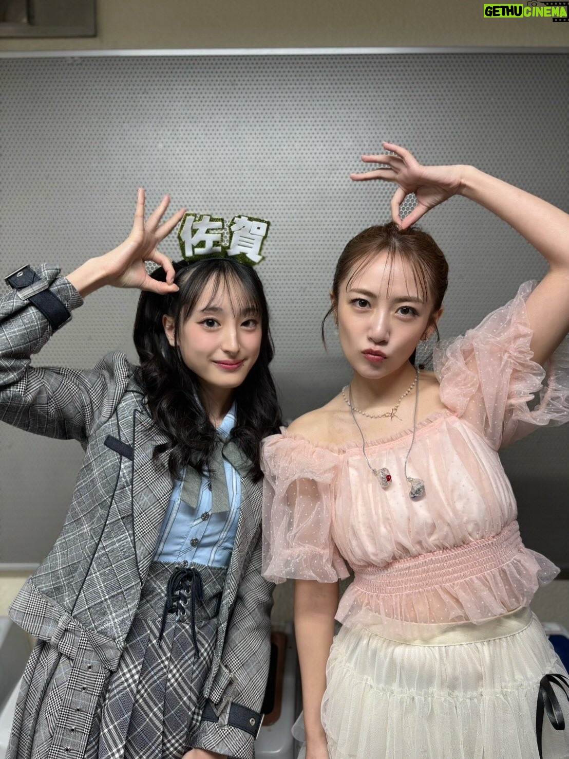Minami Takahashi - 16K Likes - 武道館思い出オフショ2🌸

1  2  3
久しぶりに着れた「唇にBe My Baby」の衣装💋
このバージョンも大好き！！

4  5  連日写真を撮りに来てくれたはるぴょん✨リハの時も私の古のグッズT着てくれたガチさ大好き🤣ありがとう！

6  レモンに怯える俺🍋w

7  久しぶりに会えためぐ・さやや・なーにゃ♡

8  笑顔が可愛すぎるなぎちゃん✨

9  会うたびに美人度爆上がりのみるきー🍬

10  今回にゃんにゃんのお手伝いをしてくれたみさき！リハでめちゃくちゃダンスの先生してくれてたからアイドル姿見てギャップにビックリ😂8ポーズ✨

11  ずっと変わらず良い子ななこ🥺

12  ヘラヘラ近寄ってきたみくと笑
みおとなことHKTチーム✌️✨みんな大人になったけど、なんだか変わらぬ少女感が可愛いのよねー！

13  衣装でたかみな卒コン横スタを見つけて思わず写真😂

#AKB48
#AKB48_20thYear 
#AKBは青春ですin武道館