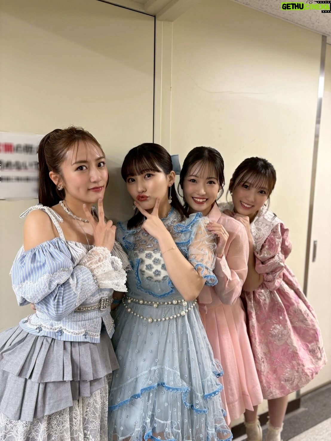 Minami Takahashi - 16K Likes - 武道館思い出オフショ2🌸

1  2  3
久しぶりに着れた「唇にBe My Baby」の衣装💋
このバージョンも大好き！！

4  5  連日写真を撮りに来てくれたはるぴょん✨リハの時も私の古のグッズT着てくれたガチさ大好き🤣ありがとう！

6  レモンに怯える俺🍋w

7  久しぶりに会えためぐ・さやや・なーにゃ♡

8  笑顔が可愛すぎるなぎちゃん✨

9  会うたびに美人度爆上がりのみるきー🍬

10  今回にゃんにゃんのお手伝いをしてくれたみさき！リハでめちゃくちゃダンスの先生してくれてたからアイドル姿見てギャップにビックリ😂8ポーズ✨

11  ずっと変わらず良い子ななこ🥺

12  ヘラヘラ近寄ってきたみくと笑
みおとなことHKTチーム✌️✨みんな大人になったけど、なんだか変わらぬ少女感が可愛いのよねー！

13  衣装でたかみな卒コン横スタを見つけて思わず写真😂

#AKB48
#AKB48_20thYear 
#AKBは青春ですin武道館