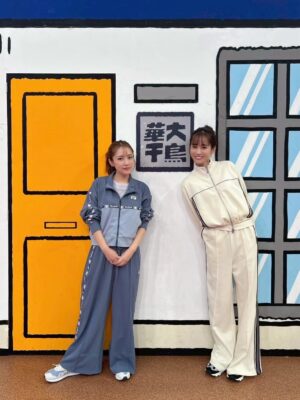 Minami Takahashi Instagram - カンテレ「火曜は全力！華大さんと千鳥くん」
出演させていただきました☺️✨
敦子と一緒だったから楽しすぎた😂
皆さん優しいし面白いし、ただただ全力でゲームを楽しみました✌️最高！

#華大千鳥
#カンテレ
#tv
#あつみな

衣装👗
セットアップ・スニーカー
@reebokjp
カットソー
@cohina.official
イヤーカフ
@takeme.pw
@rhodes_showroom
パールリング・シルバーリング
@aplo.official