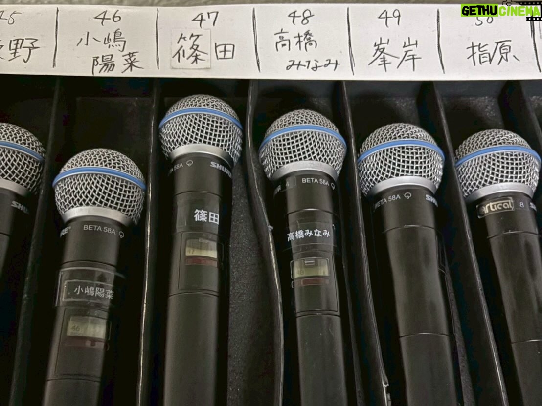 Minami Takahashi - 31.8K Likes - 武道館思い出オフショ🌸

1  ハート型ウイルス終わりのにゃんにゃん見つけてあつみな挟み

2  友達がわざわざ手作りで作ってくれた😂
しーちゃん　りえ　みなみ✨

3  ずーっと「みなみちゃん大丈夫？🥹」と気遣ってくれたあきちゃ🥹
6日突然お菓子くれたんだけど「みなみちゃん生きて！！」って言われて笑った😂「生きる！」

4  出待ち「Bird」🪽

5  5日6日は違う番号だったのに7日48番マイクになってた✌️なんか頑張れって言われてる気がしたマイク🎤✨

#AKB48
#AKB48_20thYear 
#AKBは青春ですin武道館