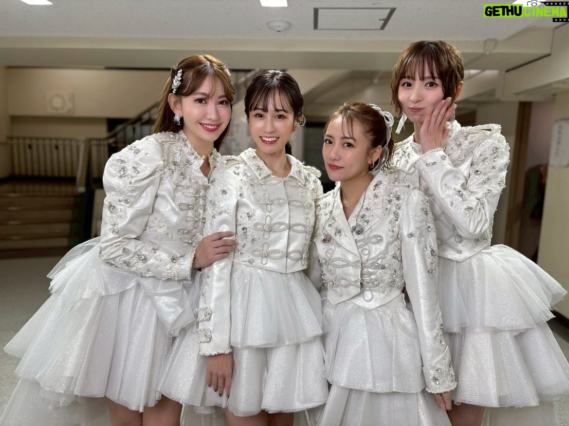 Minami Takahashi - 19.6K Likes - AKB48の歴史を語る上で外せないのは
チーム制度だと思っています。
A K B 4 8 色んなチームがそれぞれのチーム色を出して切磋琢磨していました。

チームAは「Pioneer」と「Only today」を披露✨
ライブの合間に写真撮ったから全員集める事が難しくひとまず集まれた子達で写真を！
どのチーム楽曲も、今もしチーム制度があったらこの子はこのチームなのかな？とワクワクしながら皆んなのパフォーマンスを見ていました🥺✨

#AKB48
#AKB48_20thYear 
#AKBは青春ですin武道館