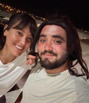 Mine Kılıç Instagram - “Bazı hikâyeler tamamlandığı yerde anlamını bulur. Tam vaktinde, gururla vedamı ederken; böyle şahane bir ekibin parçası olduğuma, eşlikçim olan herkese, her an’a ve zamana minnetle… Hepinize sonsuz teşekkürler.” ✨