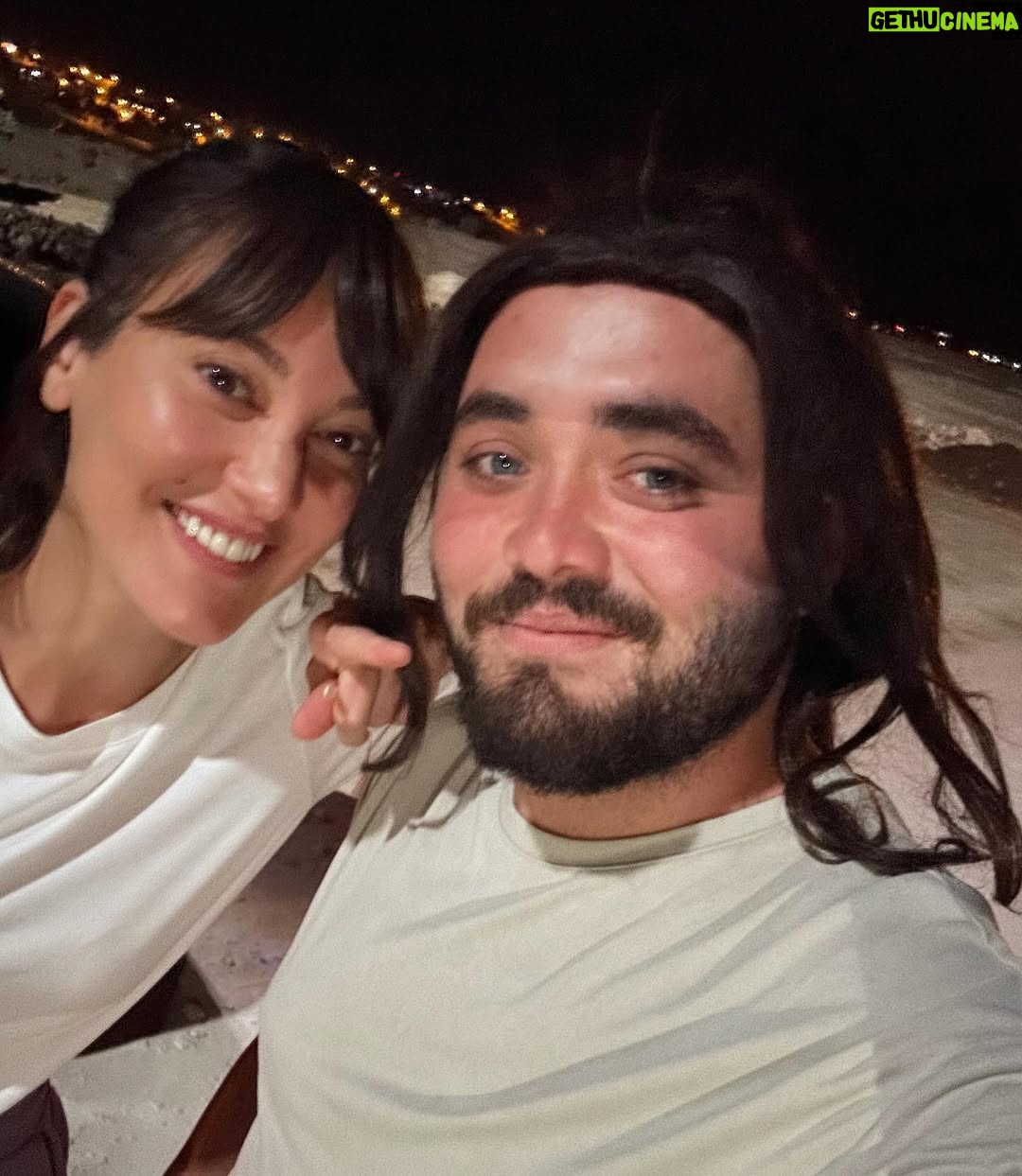 Mine Kılıç - 126.1K Likes - “Bazı hikâyeler tamamlandığı yerde anlamını bulur. Tam vaktinde, gururla vedamı ederken; böyle şahane bir ekibin parçası olduğuma, eşlikçim olan herkese, her an’a ve zamana minnetle… Hepinize sonsuz teşekkürler.” ✨