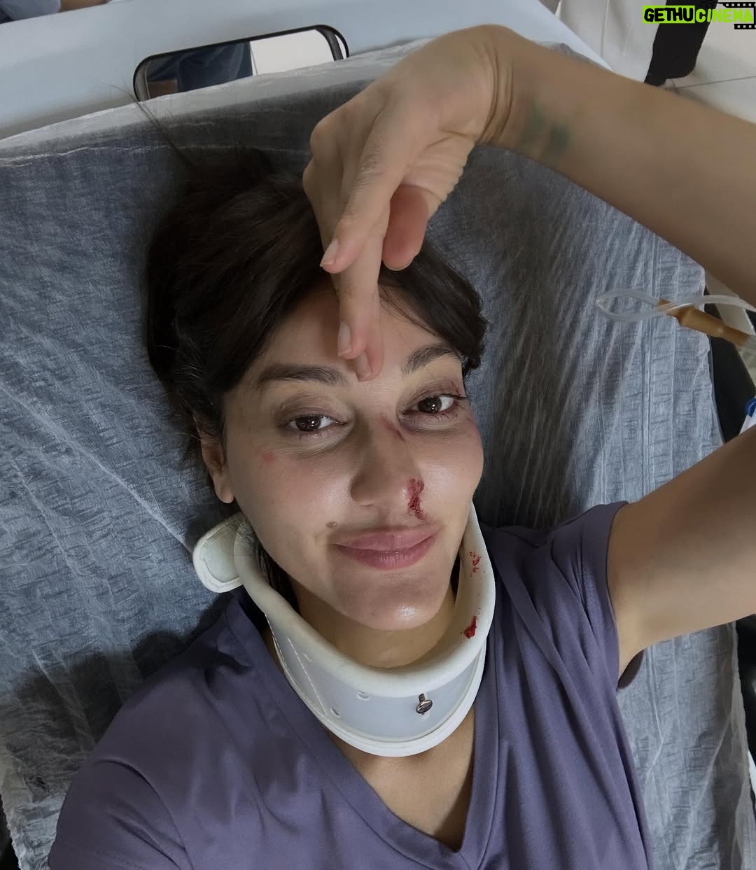 Mine Kılıç - 126.1K Likes - “Bazı hikâyeler tamamlandığı yerde anlamını bulur. Tam vaktinde, gururla vedamı ederken; böyle şahane bir ekibin parçası olduğuma, eşlikçim olan herkese, her an’a ve zamana minnetle… Hepinize sonsuz teşekkürler.” ✨