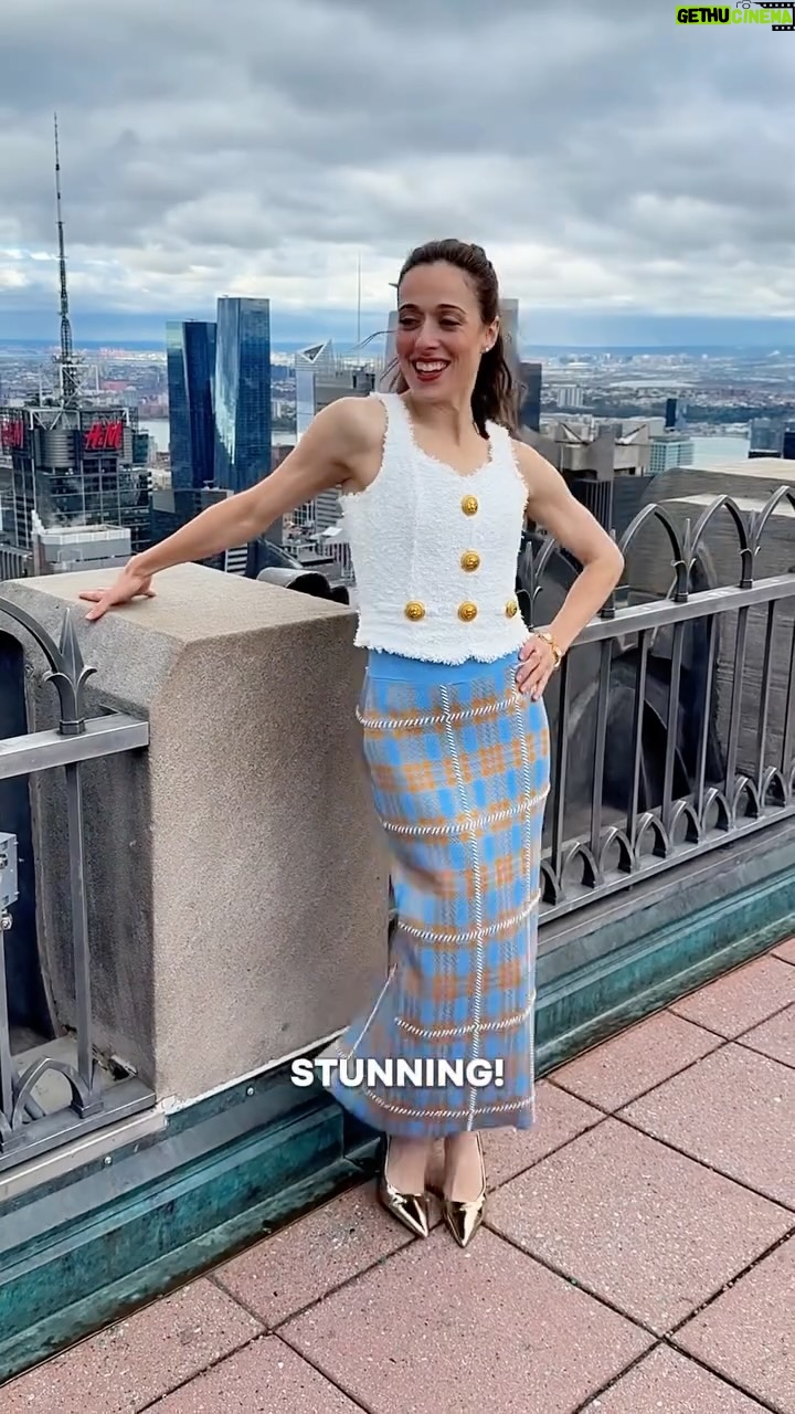 Miranda Rae Mayo - 25.1K Likes - She thought the view was pretty, but we thought she was prettier 🥰