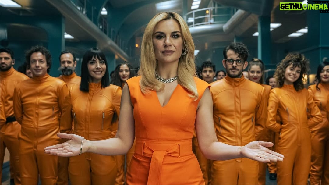 Miren Ibarguren - 10.7K Likes - MINERVA. EQUIPO NARANJA. KIMERA.  El Refugio Atómico ya está disponible en @netflixes ☢️🔸🚚