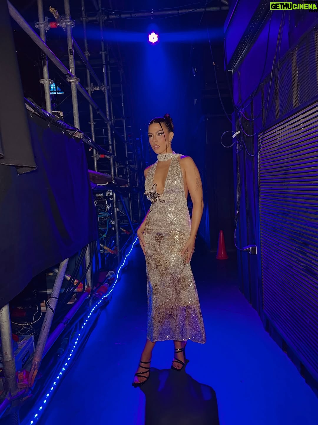 Miriam Rodríguez - 17.5K Likes - HOLAMIGENTEEEE HOY GALA7!!!!!!!! 💞 @operaciontriunfo @primevideoes dejo por aqui mi videito de confianza 💋 y unas fotillos de la gala 6 porque ya sé que voy con retraso pero la vida no me da para másssss, que os ha parecido esta semana #CONEXIÓNOT? Creo que todavía tengo el susto en el cuerpo del viernes en el chat de halloweeeeeen👻🫠🫠 quien creéis que será el/la FAV de esta semanaaaaaaaaaa? Os leo x aqui. Nos vemos a las 22h en la gala💖💖💖💖💖

👗 @davidrivas___ x @maisonbocheva 
💄 MUAH @mariaplateromakeup
💍 joyitas @theofficialpandora 
🐜 @olgadepalma