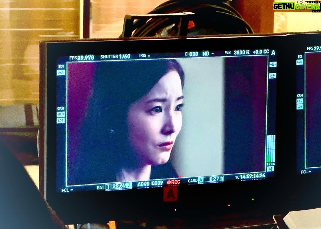 Misako Renbutsu - 6.7K Likes - ドラマ〝私があなたといる理由〟
いよいよ明日7/1 24:30からスタートです🐳

グアムという非日常空間で、2人きりで、1週間。
いつの間にか向き合わざるを得なくなったパートナーとの未来に、静かに確かに、覚悟を決める人たちのお話です。

ロケーションはこれでもかとキラキラしてるのに、描いているのはヒリヒリするほどの心の中で、たぶん、あまり観たことのないドラマになっている気がします。
グアムの壮大さと、それとは対照的な内省的人間模様を、時に身につまされながら 楽しんで観てもらえますように。

（1枚目の写真は、オールアップ直後、テンションの上がったスタッフさんたちが海に飛び込んだ時のもの。お気に入り☺️青春か☺️）

@tx_guam1week