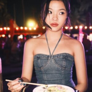 Miya Cech Instagram - bb girl’s first coachella! w/ my fav photographer 📷😉🎡🎶