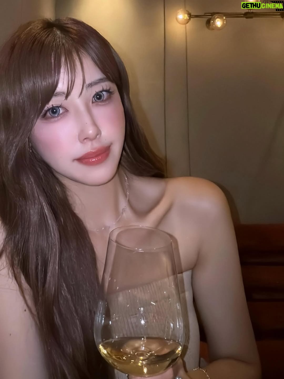 Miyabi Natsuyaki - 2.9K Likes - 盛れフォトみっけ♡⸝⸝⸝ᴖ ̫ᴖ⸝⸝⸝

TikTok撮ったときの😚😚
この髪色もかわいかったなぁ❤︎

12月20〜21日には
「夏焼雅カジュアルディナーショー2025 
～ハピハピ♡クリスマス～⋅˚₊‧ ୨୧ ‧₊˚ ⋅」開催予定です🎄✨

お忙しい時期だとは思うのですが
もしお時間ができたら…
会いに来てもらえたらすごくうれしいです💞💞
お会いできる日を楽しみにしています𓂃܀♡

#ディナーショー
12月に入ったのでたくさん宣伝させていただくぅ♡ ̖́-‬