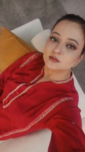 Mizna Waqas Instagram - Adjust ur focus when life gets blurry
#makeup#instamood#reelitfeelit❤️💪🌈👑