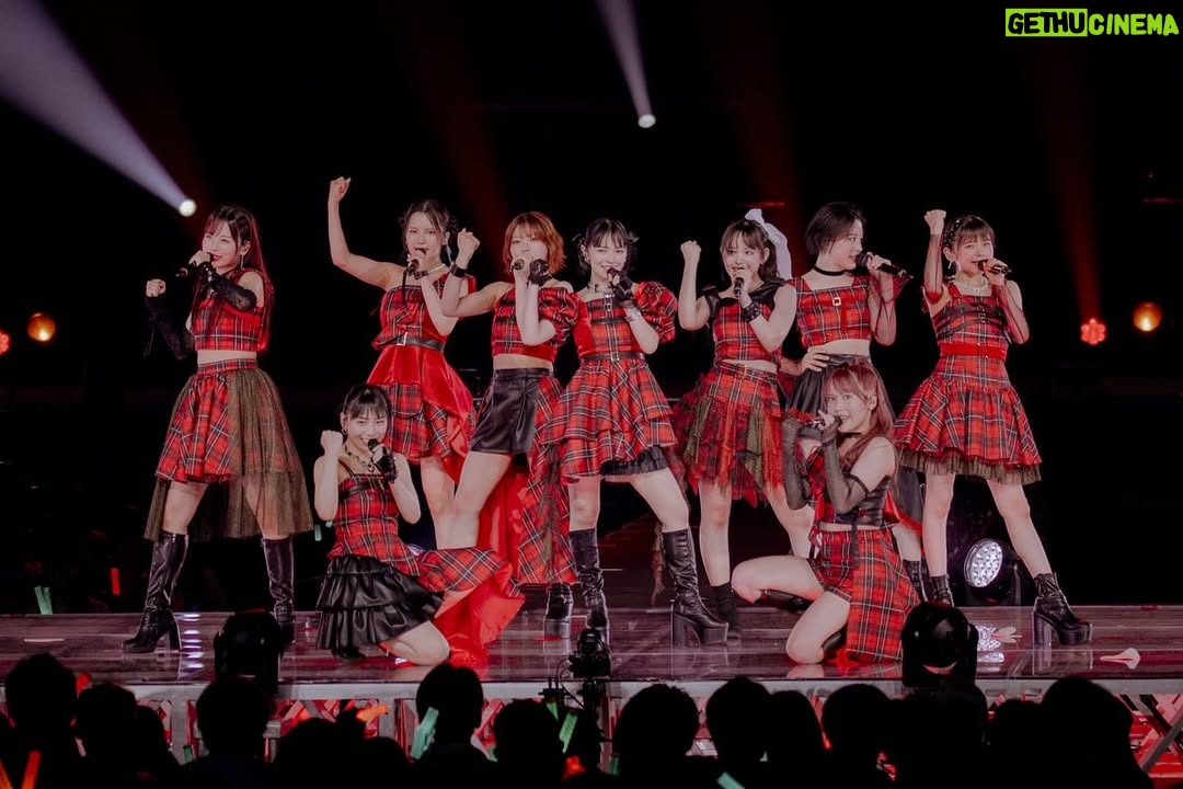 Moe Kamikokuryo - 39.3K Likes - ⁡
⁡
2025年6月18日。
アンジュルムを卒業しました🌸
約9年半ずーっとアンジュルムが大好きでした！
⁡
これからもアンジュのお先はまっキラだ〜✨️
⁡
アンジュ大大大好き💖
⁡
⁡
⁡
⁡
#アンジュルム
#ANGERME
#アンジュルム_桜梅桃李 
#アンジュルムのお先はまっキラ

@angerme_official