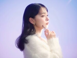 Moe Kamikokuryo Instagram - ⁡
⁡
OPERA💄✨️
⁡
⁡
これまで務めさせていただいたOPERAさんの
イメージモデルは今回が最後になります。
⁡
これまで手に取ってくださった皆様に感謝！
そして、あたたかい撮影チームの皆様にも感謝でいっぱいです！
⁡
最後までたくさんの方に届きますように🌙💖
⁡
⁡
#OPERA
