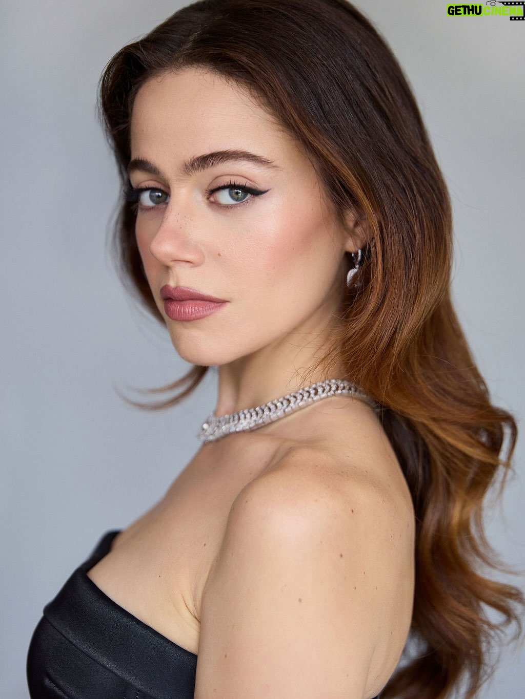Molly Gordon - 41.2K Likes - felt so lucky to wear this vintage Armani celebrating the most inspiring designer and thank you Mariah for letting me borrow. @armanibeauty #LuminousSilk #Armanibeautypartner