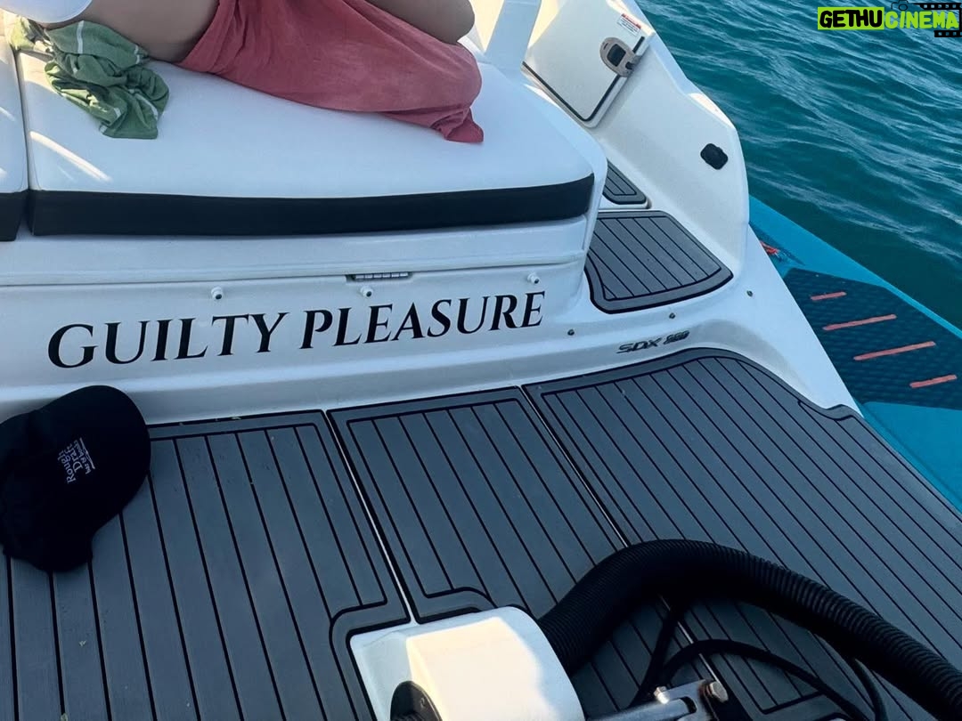Molly Gordon - 41.5K Likes - summer is over