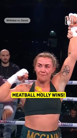 Molly McCann Instagram - @meatballmolly moves to 2-0! 👏👏

#WhittakerGavazi x #RelaxWeekOnDAZN | Live NOW on DAZN▪️