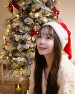 Actress Momo Shitou HD Photos and Wallpapers December 2025