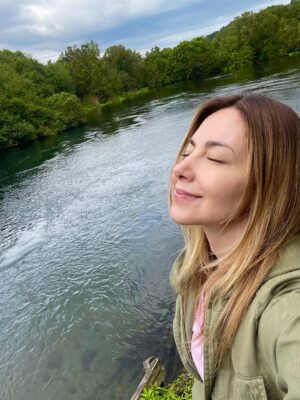 Mónica Godoy Instagram - Un poco más de esta preciosura al lado del Río Maullín 🙏🎥💚🌷✨🌿