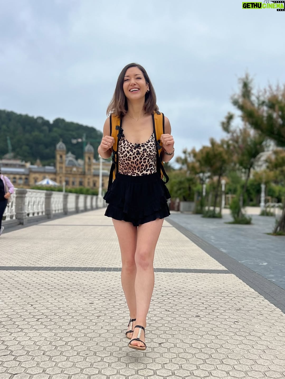 Monserrat Torrent - 8.5K Likes - Hoy desde las 15:00 los espero en @sabingochv 😃🎉 Sigamos viajando junt@s y recorriendo hermosos lugares del mundo 💕 conociendo sus paisajes, su rica comida y su gente.

Los esperamos!!! 

#tvshow #viajes #vacaciones #trip #instalike #chile