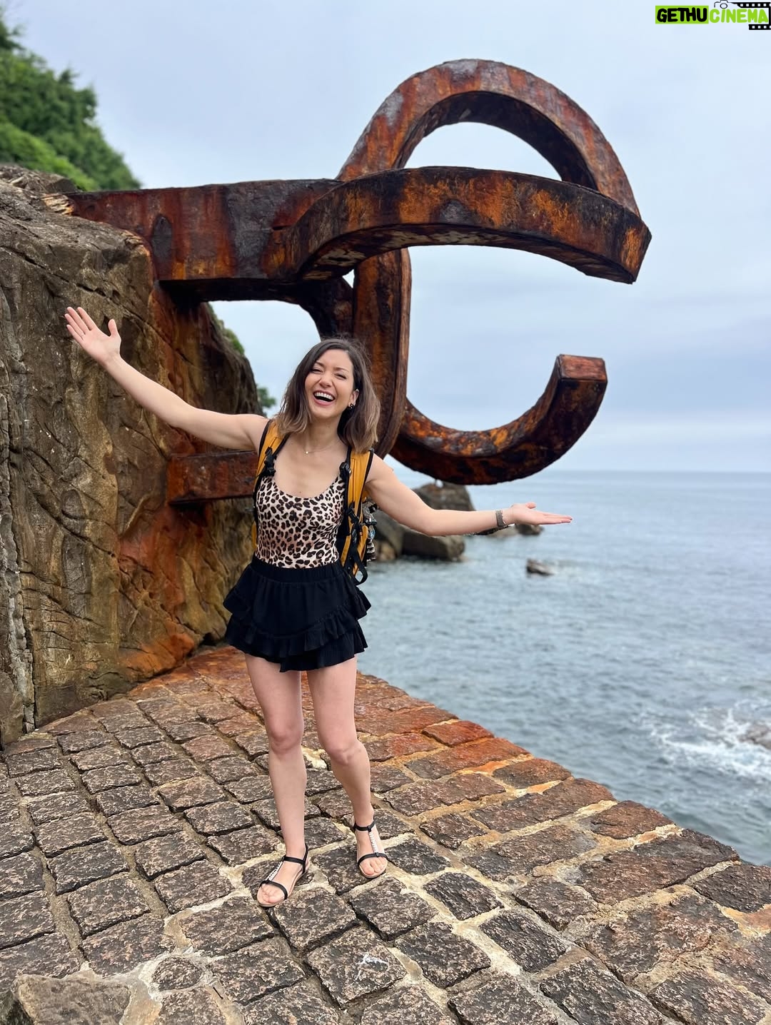 Monserrat Torrent - 8.5K Likes - Hoy desde las 15:00 los espero en @sabingochv 😃🎉 Sigamos viajando junt@s y recorriendo hermosos lugares del mundo 💕 conociendo sus paisajes, su rica comida y su gente.

Los esperamos!!! 

#tvshow #viajes #vacaciones #trip #instalike #chile