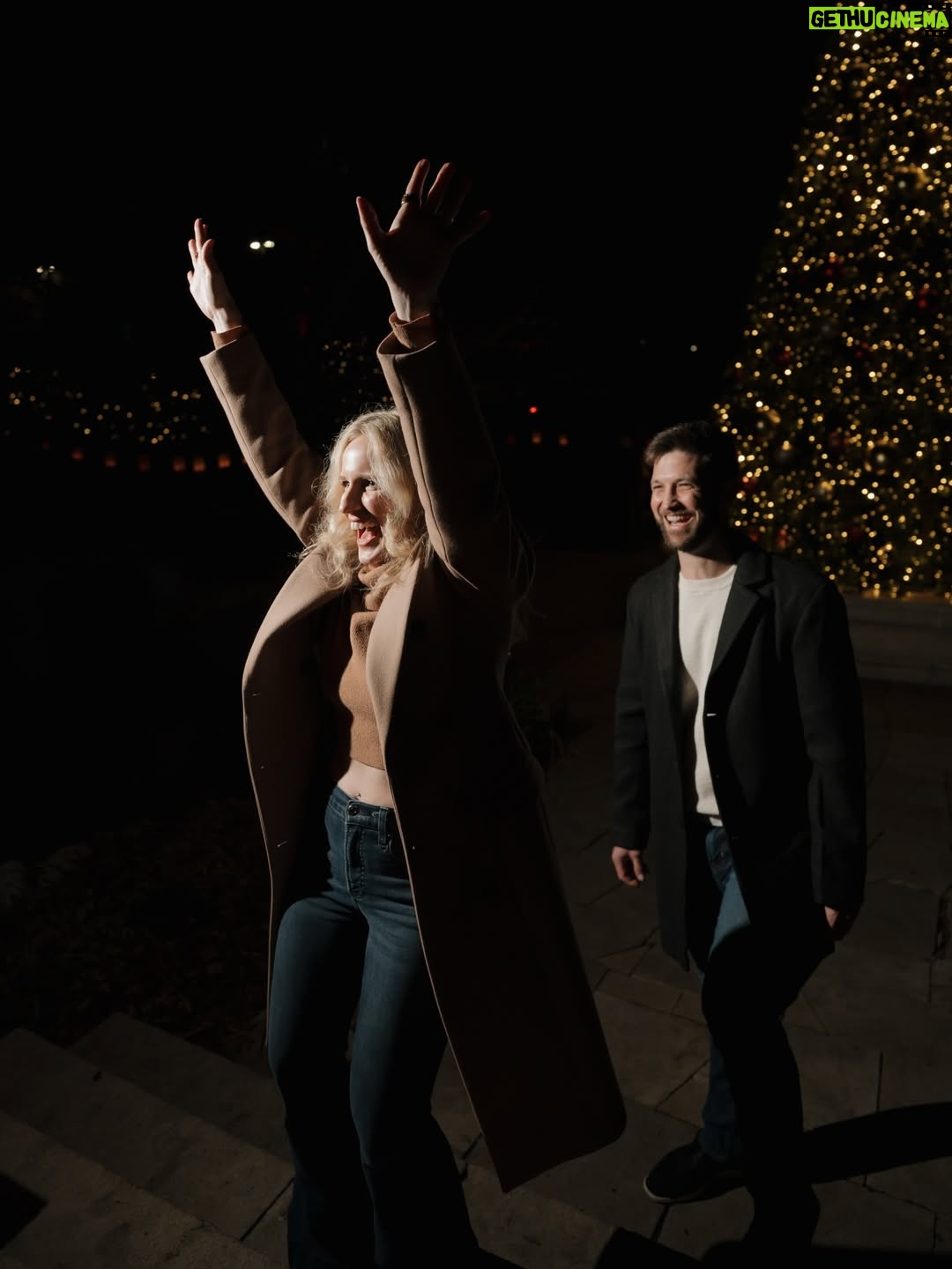 Morgan Huelsman - 39.4K Likes - it’s beginning to look a lot like forever!!! ✨💍 

12.23.25

📸: @stacibrucksphoto