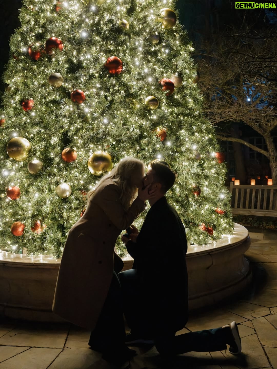 Morgan Huelsman - 39.4K Likes - it’s beginning to look a lot like forever!!! ✨💍 

12.23.25

📸: @stacibrucksphoto