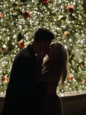 Morgan Huelsman Instagram - it’s beginning to look a lot like forever!!! ✨💍 

12.23.25

📸: @stacibrucksphoto