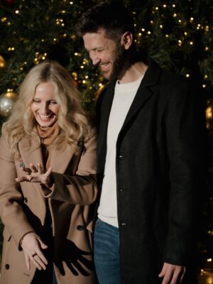 Morgan Huelsman Instagram - it’s beginning to look a lot like forever!!! ✨💍 

12.23.25

📸: @stacibrucksphoto