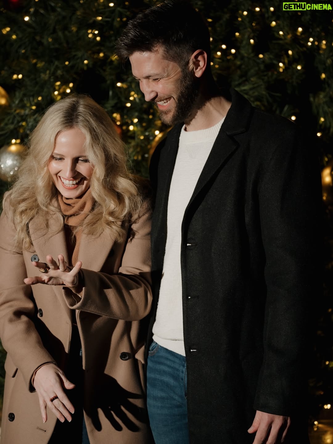 Morgan Huelsman - 39.4K Likes - it’s beginning to look a lot like forever!!! ✨💍 

12.23.25

📸: @stacibrucksphoto