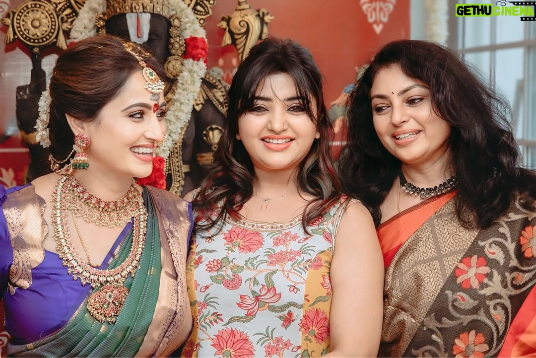 Mounika Dev - 2K Likes - Thank u each and everyone for your blessings 🙏🙏

Beautiful decor from @zigzagdecors 
All time my favourite jewel from @new_ideas_fashions 
Blouse from @
Makeup&hair @aravinth_mehendi_makeup 

#newhome #firststeps #dreamhome #mydreammyhome #kamathardha