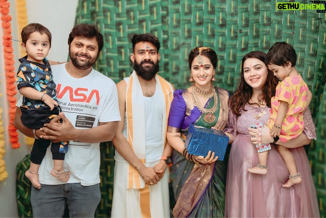 Mounika Dev - 2K Likes - Thank u each and everyone for your blessings 🙏🙏

Beautiful decor from @zigzagdecors 
All time my favourite jewel from @new_ideas_fashions 
Blouse from @
Makeup&hair @aravinth_mehendi_makeup 

#newhome #firststeps #dreamhome #mydreammyhome #kamathardha